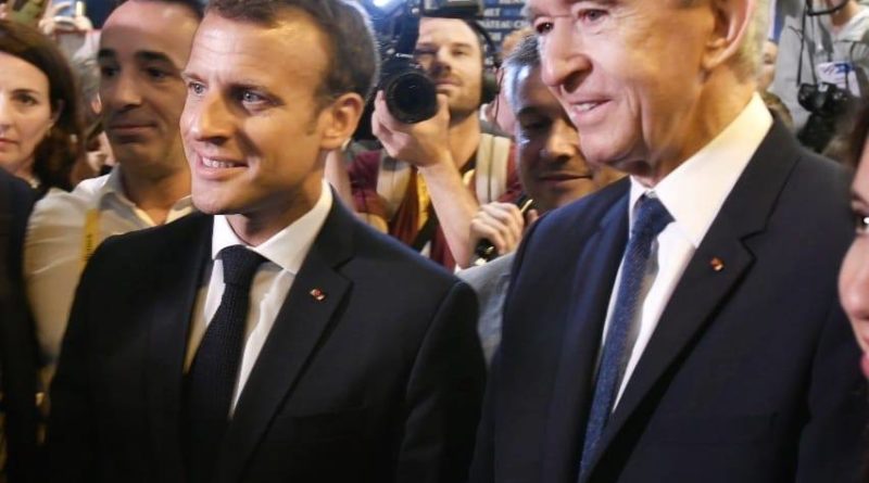 Bernard Arnault lors d'une rencontre avec Emmanuel Macron