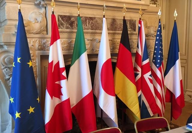 Les drapeaux des sept pays du G7