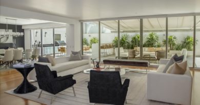 Ventes de maisons neuves : rebond du secteur entre mai et juillet après deux ans de souffrance Une maison neuve avec veranda et terrasse